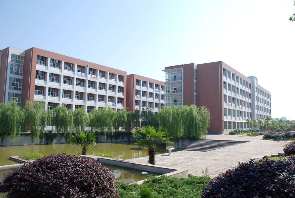 鲁山第七初级中学项目